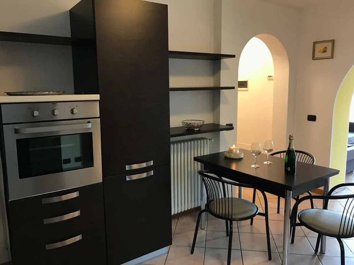Beautiful Lake View Apartment In Gravedona - Larihome A01